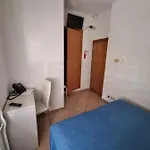 Ξενοδοχείο Riz 2*